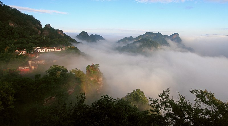 仙居（作者：胡宏坤；拍摄地址：休宁县齐云山镇齐云山村；联系电话：18955966555；联系地址：休宁县工商局）.jpg